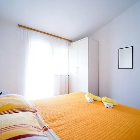 Kozino 5749d Apartment Petrčane